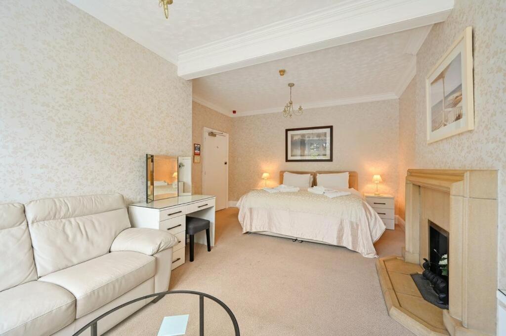 Forest Side Guesthouse ลินด์เฮิร์สต์ ภายนอก รูปภาพ
